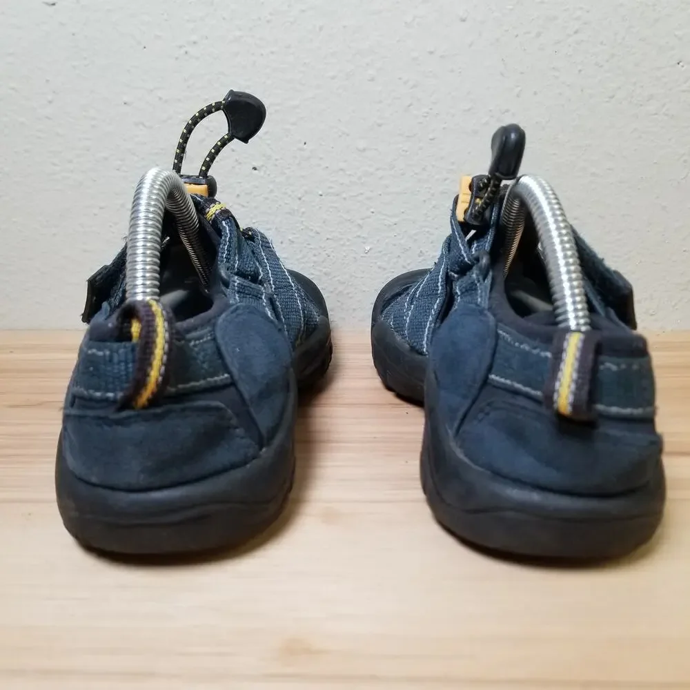 Keen Kids Size 2 Newport Water Sandals Blue Black Outdoor Trails‎ Hike Gorpcore